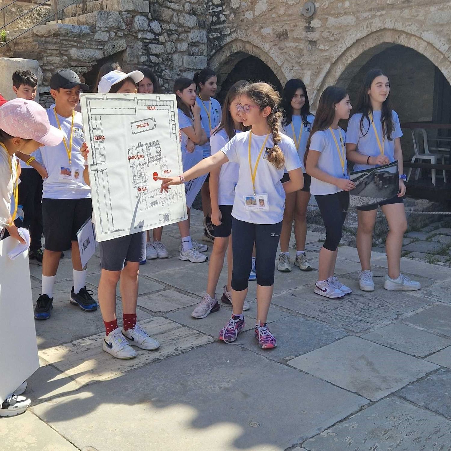 Η Ε΄ τάξη μάς ξεναγεί στη Μονή Δαφνίου
